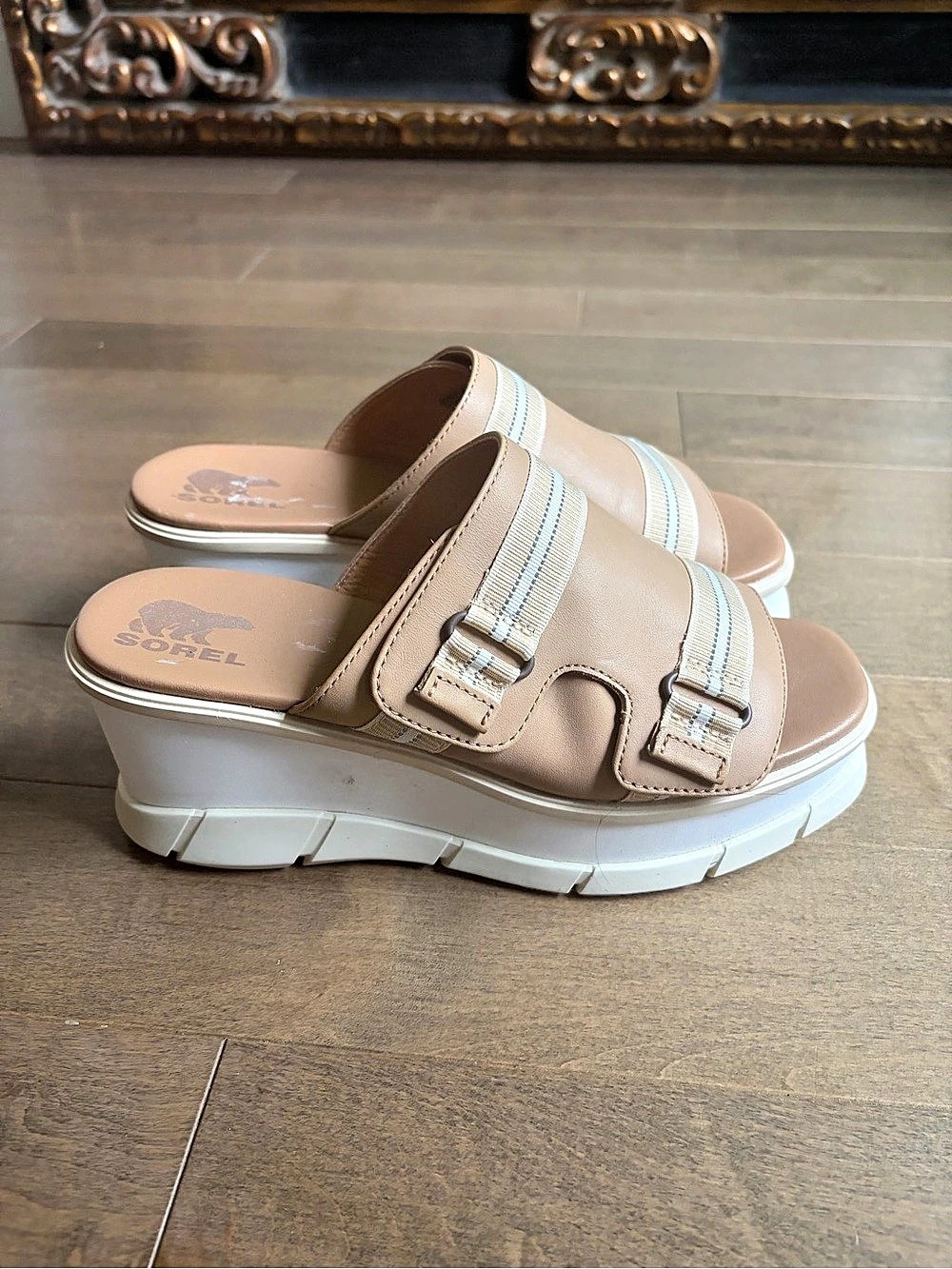 SOREL Cameron Flatform Slide Sandal Wedges in Brown & White